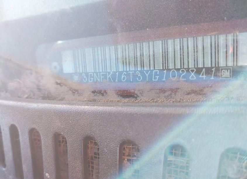 Photo 9 of 2000 Chevrolet Suburban 1500 LS (VIN 3GNFK16T3YG102841)