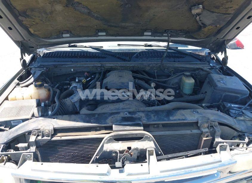 Photo 10 of 2000 Chevrolet Suburban 1500 LT (VIN 3GNFK16T3YG150971)