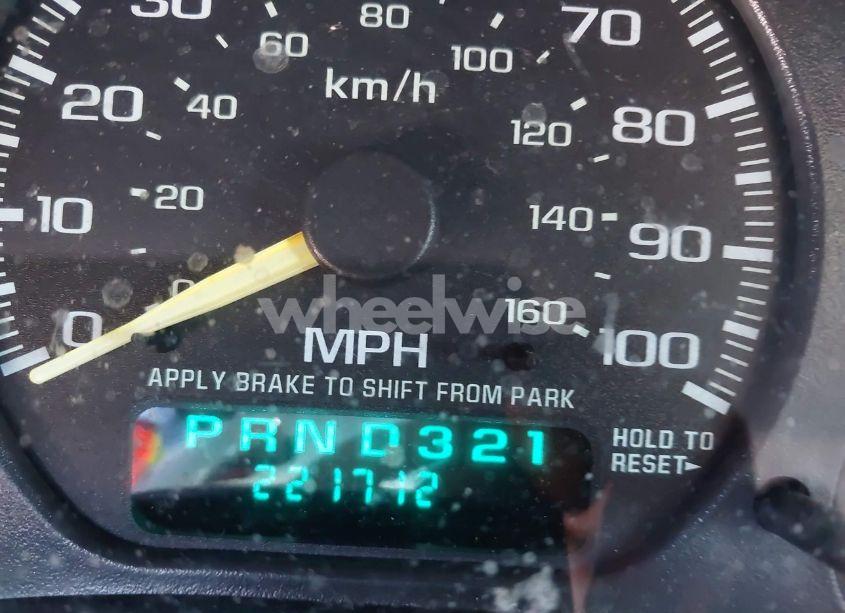 Photo 15 of 2000 Chevrolet Suburban 1500 LT (VIN 3GNFK16T3YG150971)