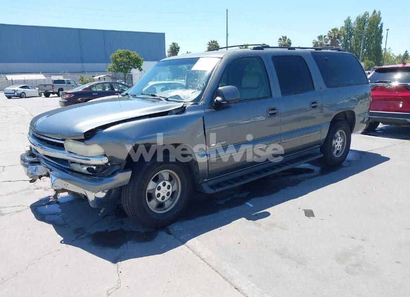 Photo 2 of 2000 Chevrolet Suburban 1500 LT (VIN 3GNFK16T3YG150971)