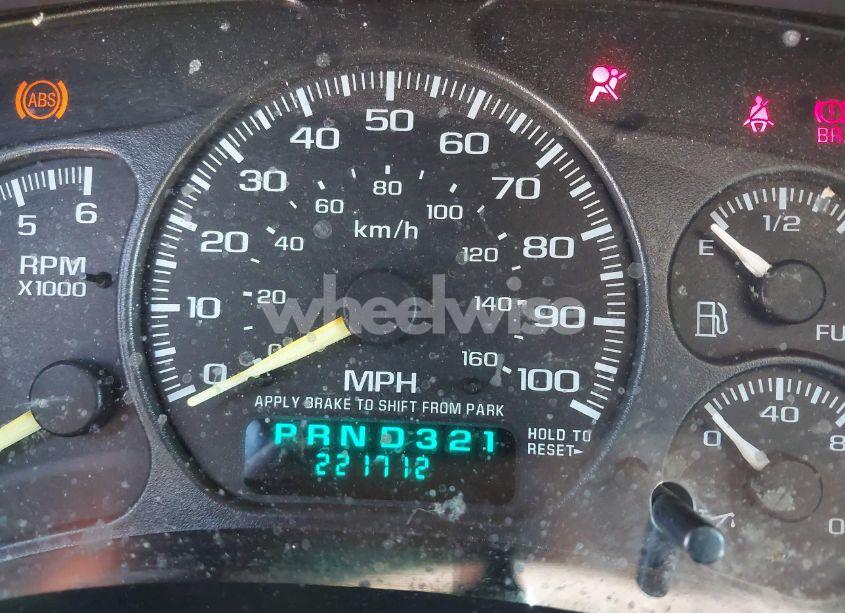 Photo 7 of 2000 Chevrolet Suburban 1500 LT (VIN 3GNFK16T3YG150971)