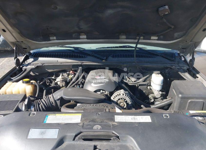 Photo 10 of 2001 Chevrolet Suburban 1500 LT (VIN 3GNFK16T41G146188)