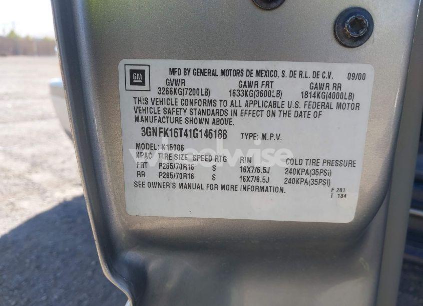 Photo 9 of 2001 Chevrolet Suburban 1500 LT (VIN 3GNFK16T41G146188)