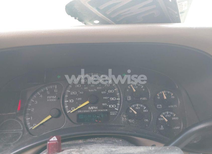 Photo 7 of 2001 Chevrolet Suburban 1500 LT (VIN 3GNFK16T41G165632)