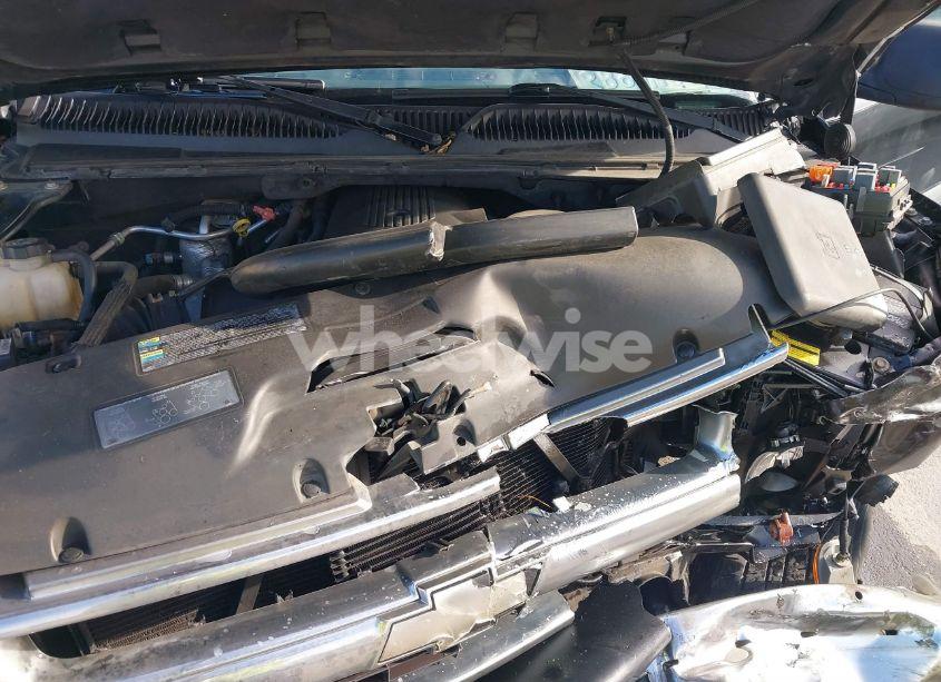 Photo 10 of 2002 Chevrolet Suburban 1500 LT (VIN 3GNFK16T42G344979)