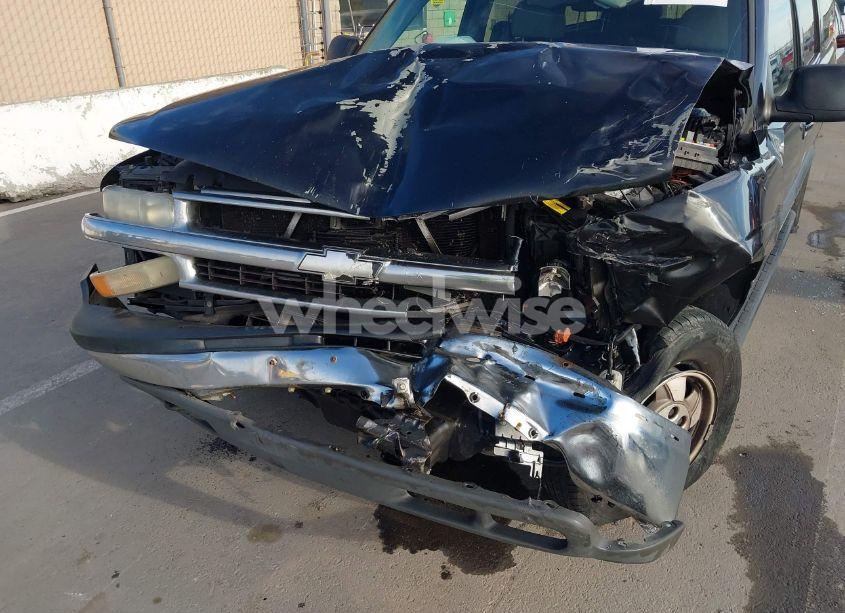 Photo 6 of 2002 Chevrolet Suburban 1500 LT (VIN 3GNFK16T42G344979)