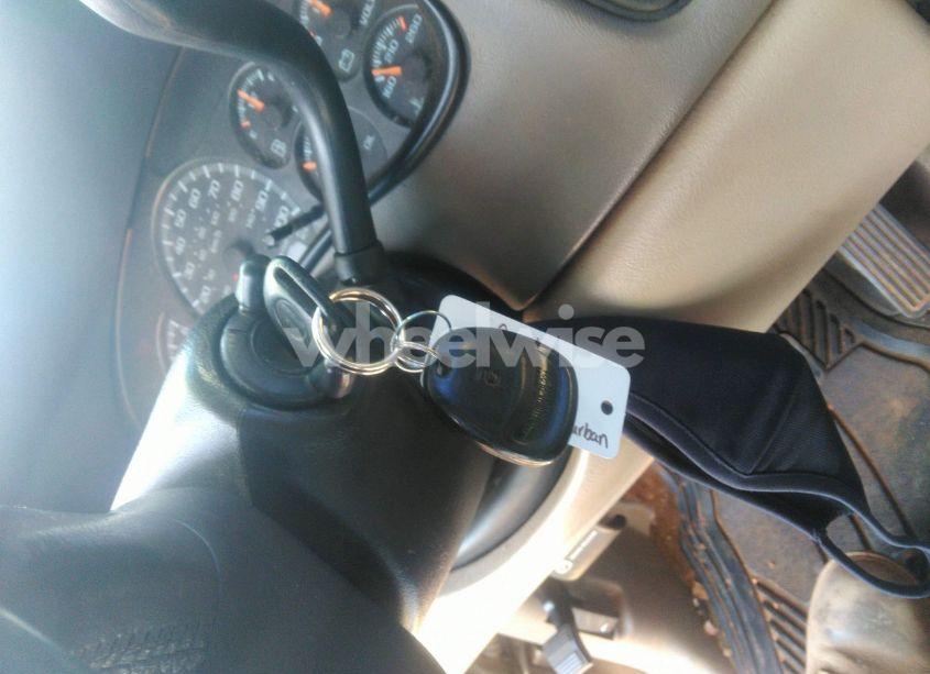 Photo 11 of 2000 Chevrolet Suburban 1500 LT (VIN 3GNFK16T4YG117106)