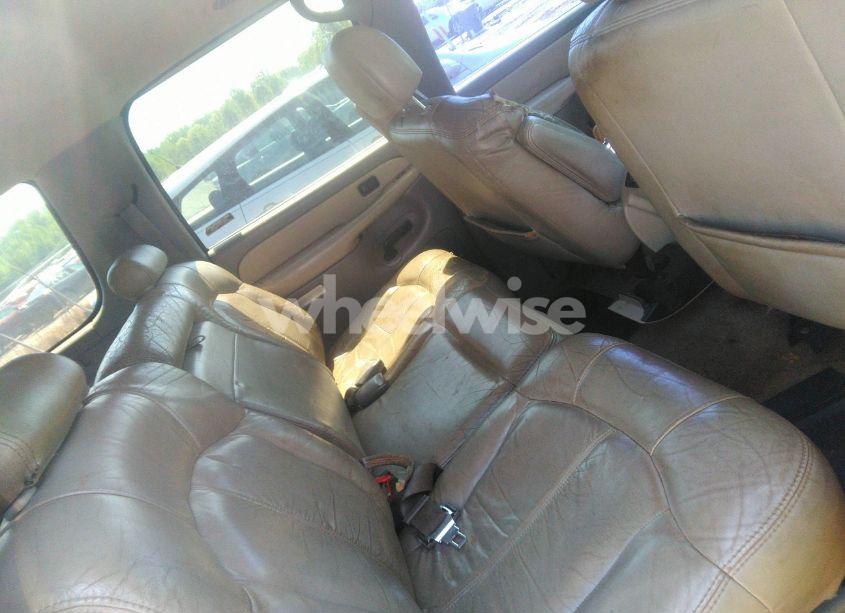 Photo 8 of 2000 Chevrolet Suburban 1500 LT (VIN 3GNFK16T4YG117106)