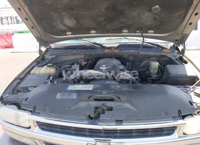 Photo 10 of 2001 Chevrolet Suburban 1500 LT (VIN 3GNFK16T51G143770)