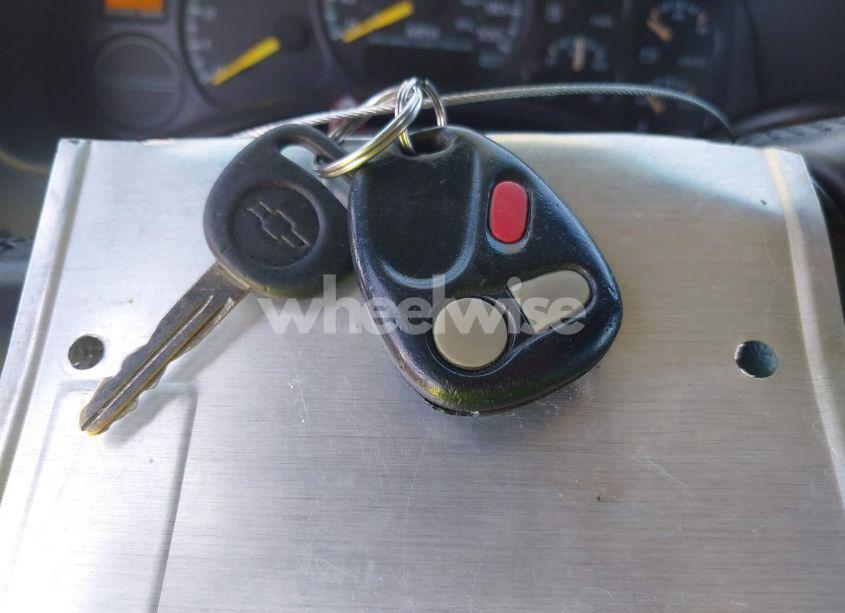 Photo 11 of 2001 Chevrolet Suburban 1500 LT (VIN 3GNFK16T51G143770)