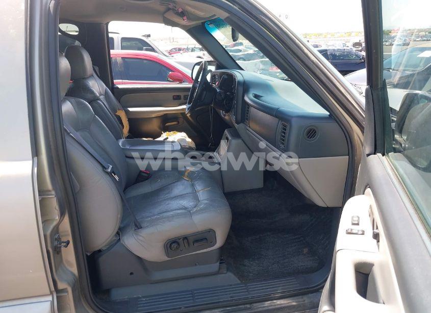 Photo 5 of 2001 Chevrolet Suburban 1500 LT (VIN 3GNFK16T51G143770)