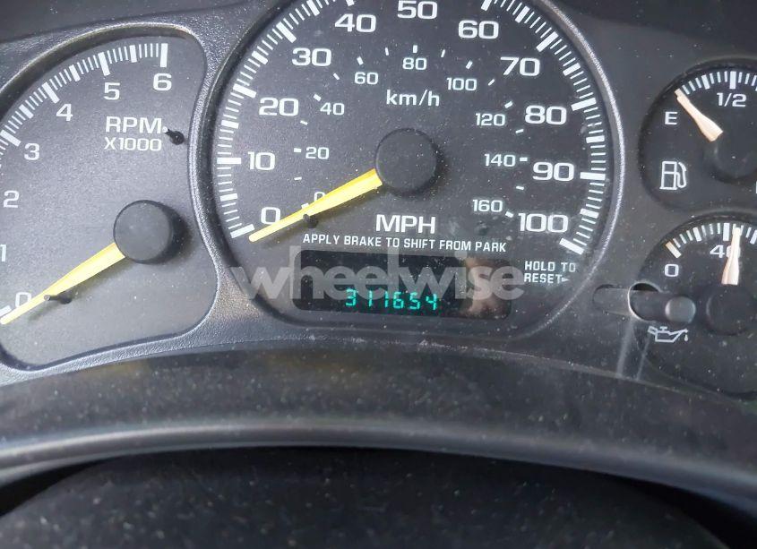 Photo 7 of 2001 Chevrolet Suburban 1500 LT (VIN 3GNFK16T51G143770)