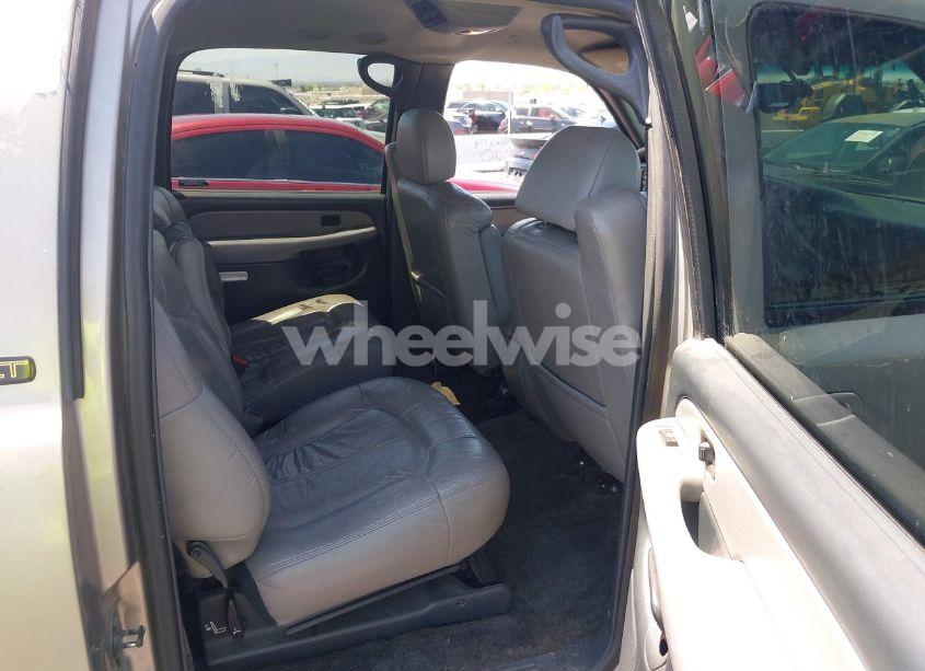 Photo 8 of 2001 Chevrolet Suburban 1500 LT (VIN 3GNFK16T51G143770)