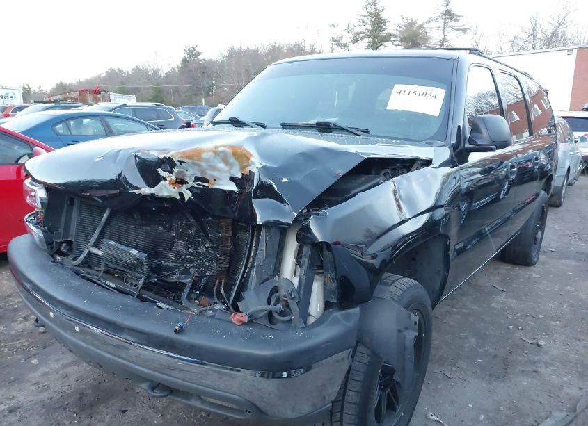 Photo 2 of 2001 Chevrolet Suburban 1500 LS (VIN 3GNFK16T51G144515)