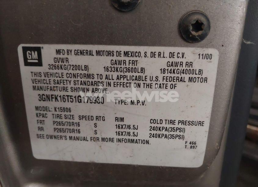 Photo 9 of 2001 Chevrolet Suburban 1500 LT (VIN 3GNFK16T51G179930)