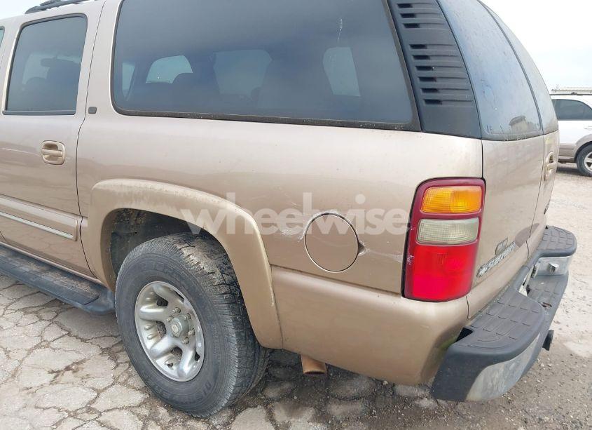 Photo 6 of 2001 Chevrolet Suburban 1500 LT (VIN 3GNFK16T61G155507)