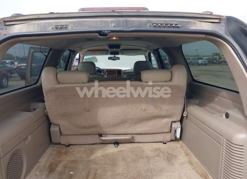 Photo 8 of 2001 Chevrolet Suburban 1500 LT (VIN 3GNFK16T61G155507)