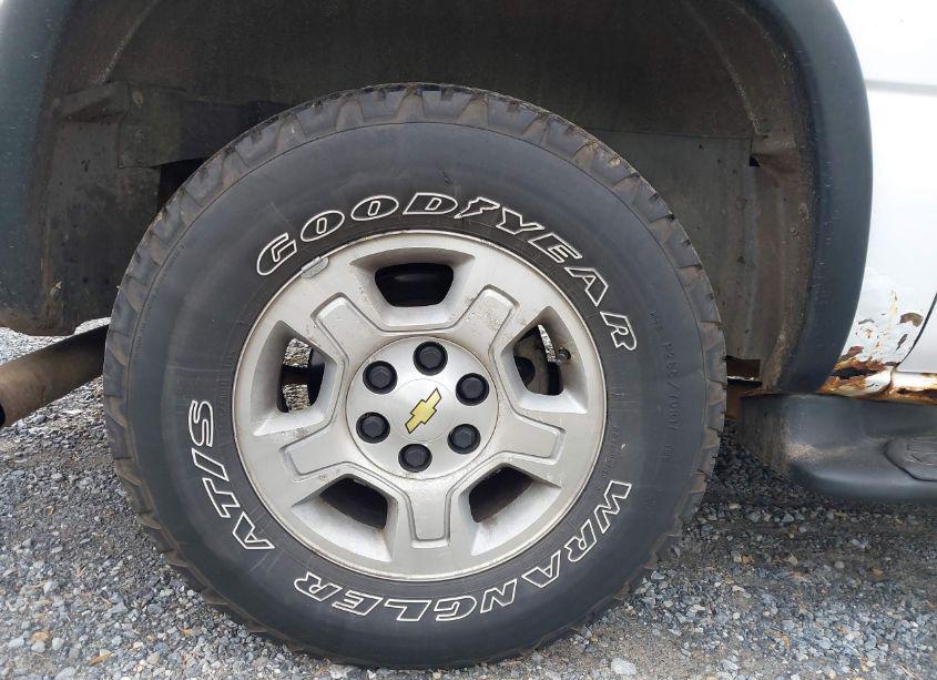 Photo 12 of 2000 Chevrolet Suburban 1500 LS (VIN 3GNFK16T6YG119164)