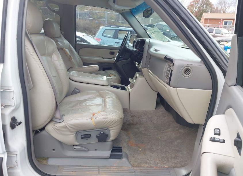 Photo 5 of 2000 Chevrolet Suburban 1500 LS (VIN 3GNFK16T6YG119164)