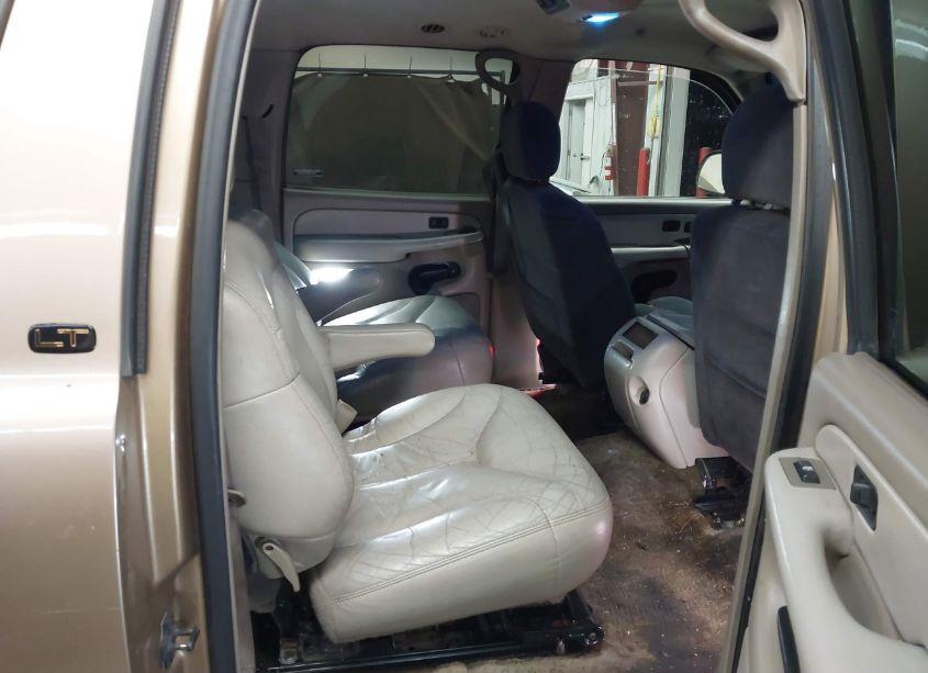 Photo 8 of 2001 Chevrolet Suburban 1500 LT (VIN 3GNFK16T71G207288)