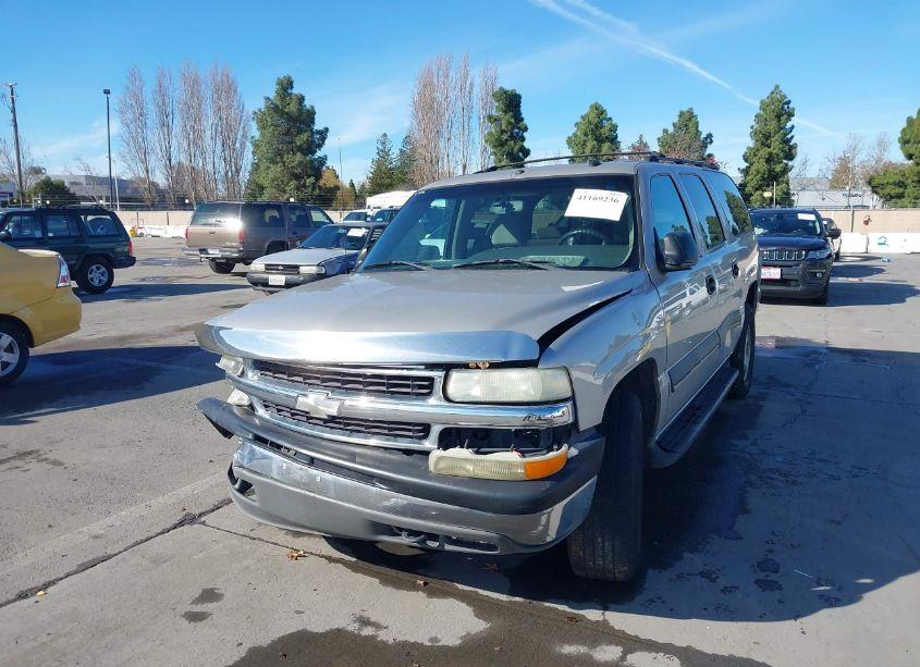 Photo 2 of 2004 Chevrolet Suburban COMMERCIAL (VIN 3GNFK16T74G183482)