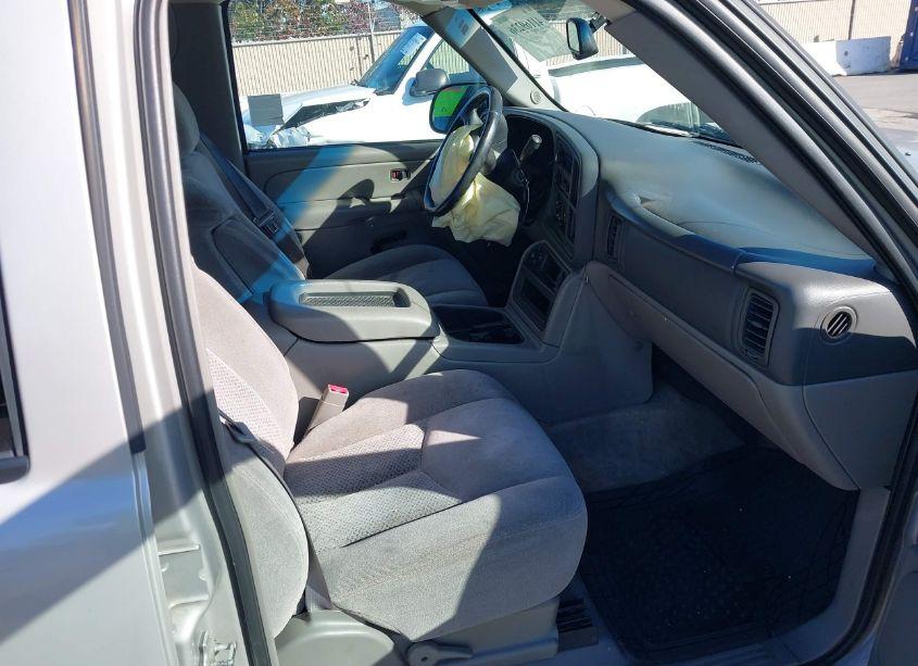 Photo 5 of 2004 Chevrolet Suburban COMMERCIAL (VIN 3GNFK16T74G183482)