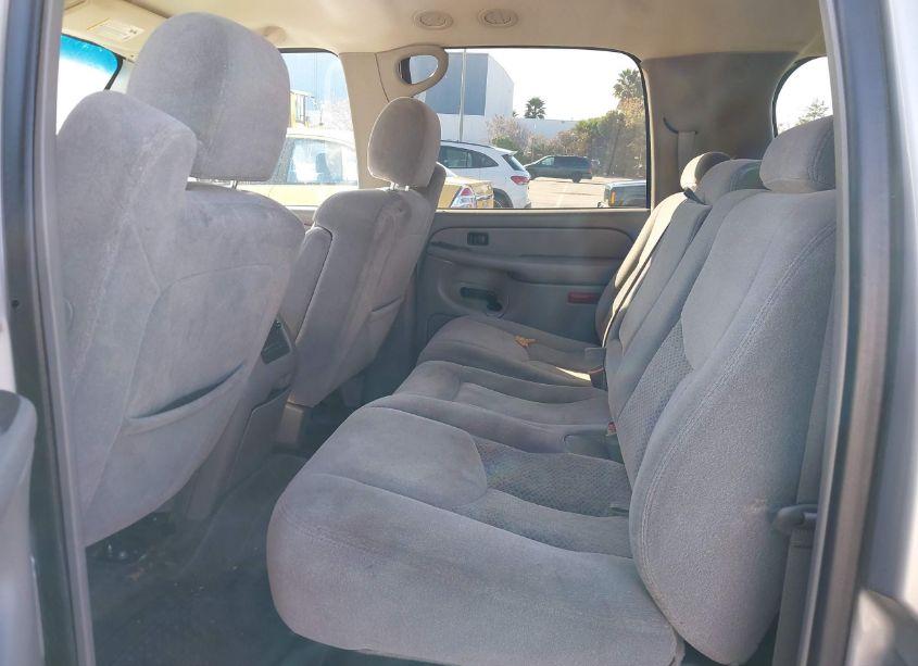 Photo 8 of 2004 Chevrolet Suburban COMMERCIAL (VIN 3GNFK16T74G183482)