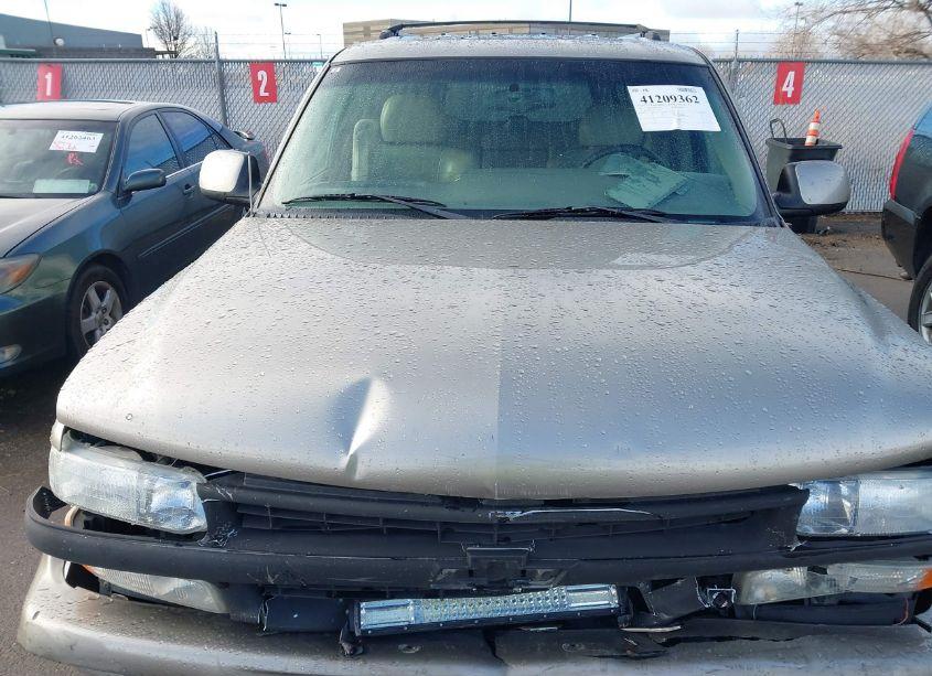 Photo 10 of 2000 Chevrolet Suburban K1500 (VIN 3GNFK16T7YG159804)