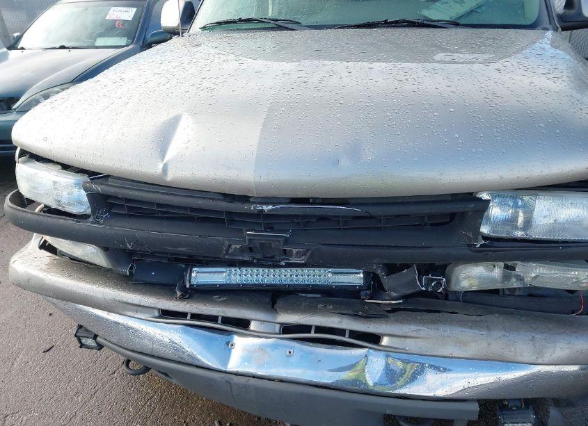 Photo 6 of 2000 Chevrolet Suburban K1500 (VIN 3GNFK16T7YG159804)