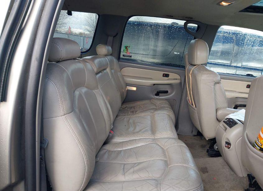 Photo 8 of 2000 Chevrolet Suburban K1500 (VIN 3GNFK16T7YG159804)