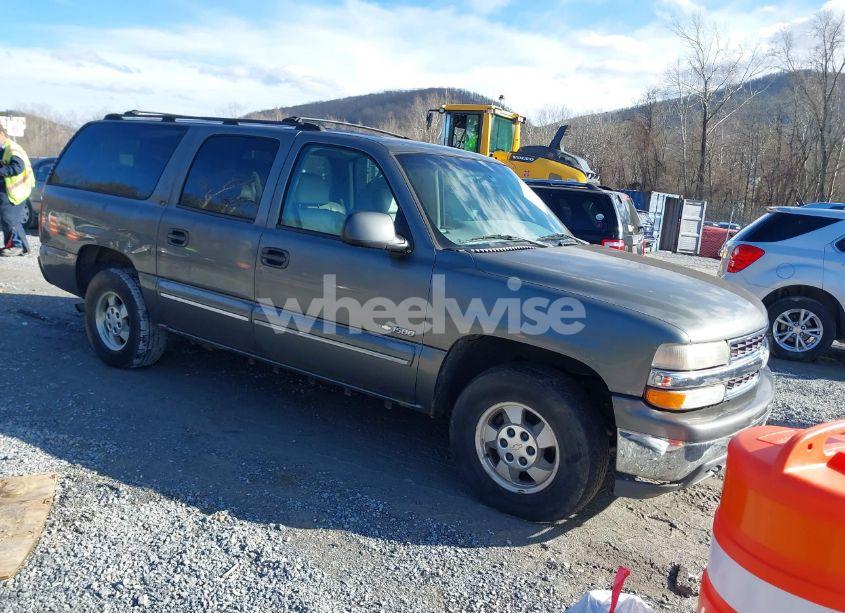 2001 Chevrolet Suburban 1500 LT (VIN 3GNFK16T81G128079) main photo