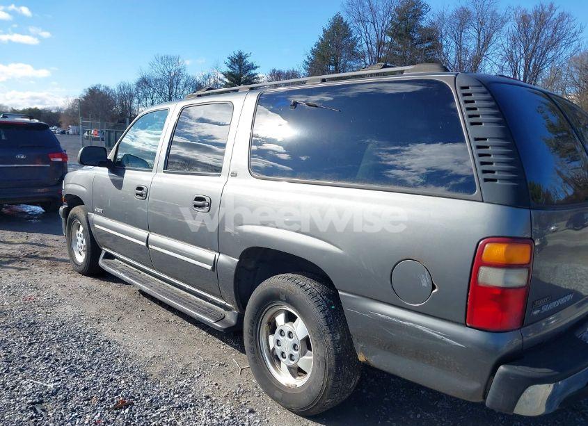 Photo 3 of 2001 Chevrolet Suburban 1500 LT (VIN 3GNFK16T81G128079)