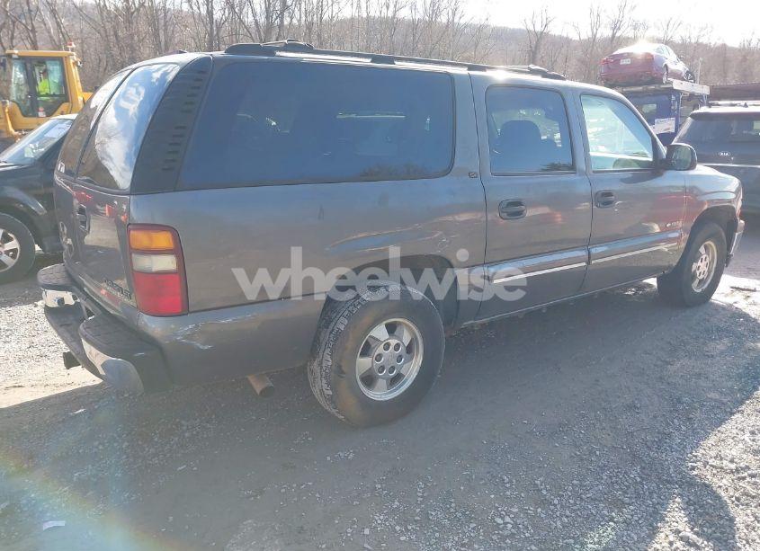Photo 4 of 2001 Chevrolet Suburban 1500 LT (VIN 3GNFK16T81G128079)