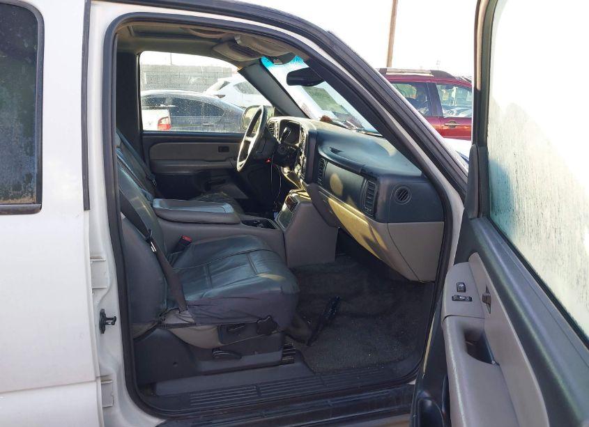 Photo 5 of 2002 Chevrolet Suburban 1500 Z71 (VIN 3GNFK16T82G253827)