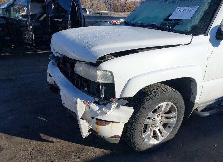 Photo 6 of 2002 Chevrolet Suburban 1500 Z71 (VIN 3GNFK16T82G253827)