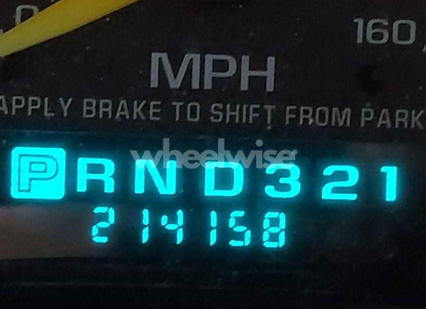 Photo 7 of 2000 Chevrolet Suburban 1500 LS (VIN 3GNFK16T8YG143773)