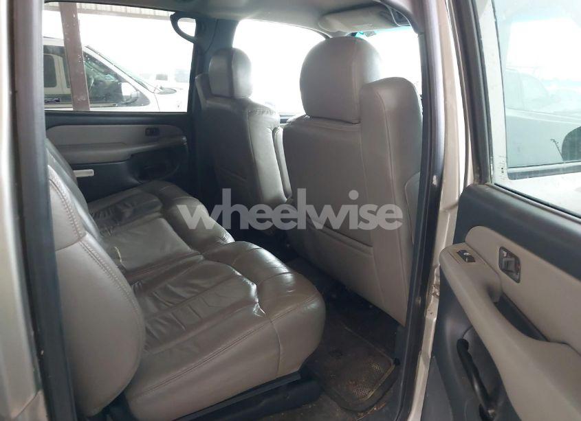 Photo 8 of 2000 Chevrolet Suburban 1500 LS (VIN 3GNFK16T8YG143773)