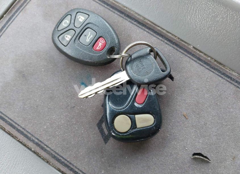 Photo 11 of 2000 Chevrolet Suburban 1500 LT (VIN 3GNFK16T8YG220495)