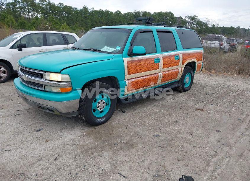 Photo 2 of 2000 Chevrolet Suburban 1500 LT (VIN 3GNFK16T8YG220495)