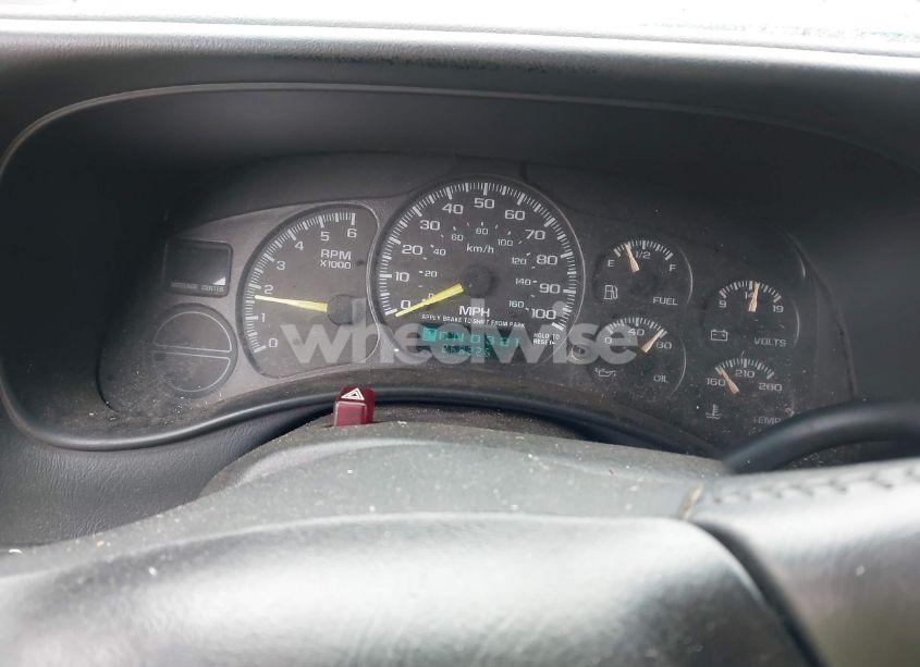 Photo 7 of 2000 Chevrolet Suburban 1500 LT (VIN 3GNFK16T8YG220495)