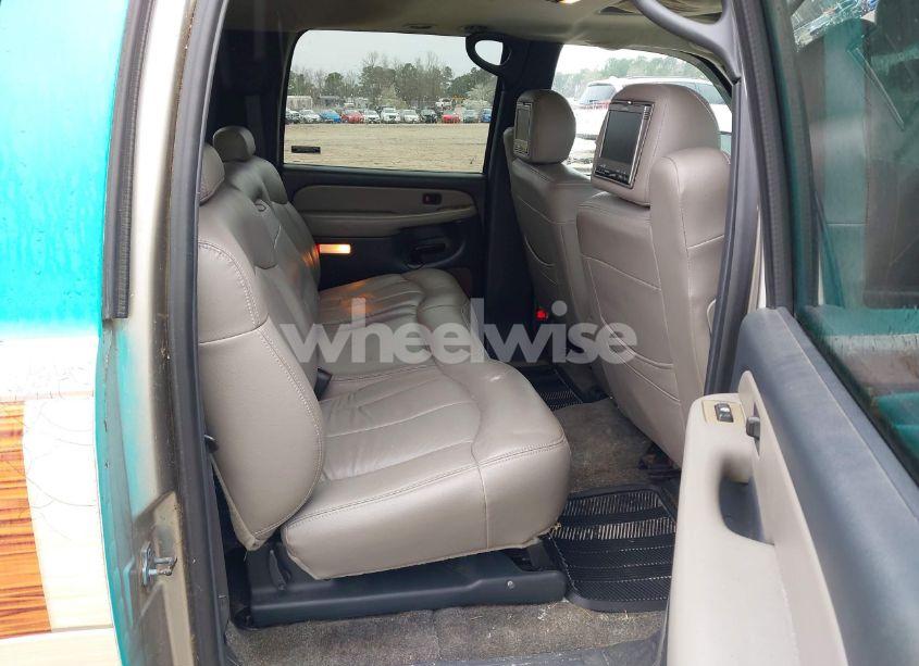 Photo 8 of 2000 Chevrolet Suburban 1500 LT (VIN 3GNFK16T8YG220495)