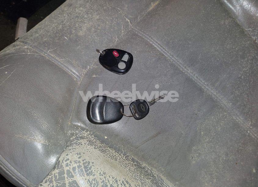 Photo 11 of 2001 Chevrolet Suburban 1500 LT (VIN 3GNFK16T91G132738)