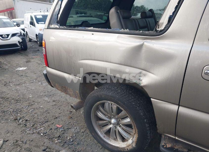 Photo 6 of 2003 Chevrolet Suburban 1500 LT (VIN 3GNFK16T93G215251)