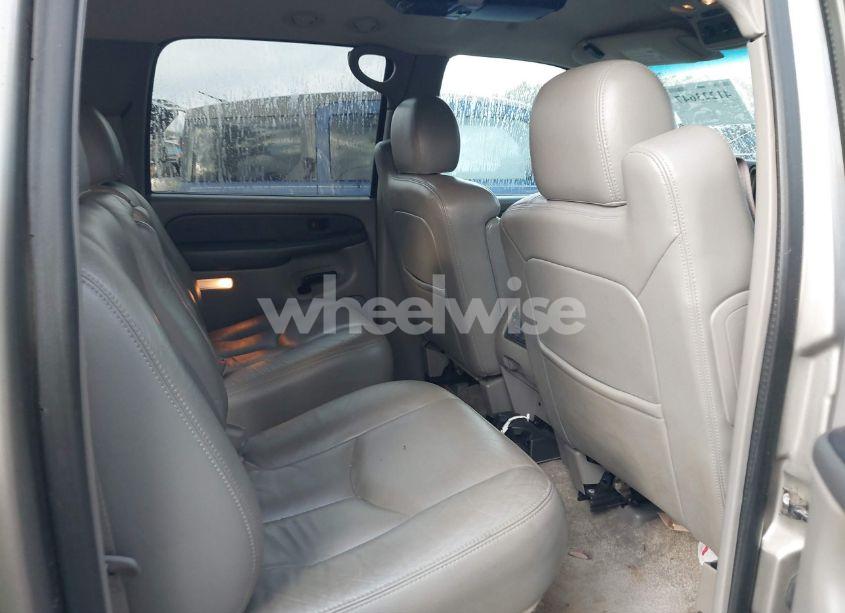 Photo 8 of 2003 Chevrolet Suburban 1500 LT (VIN 3GNFK16T93G215251)