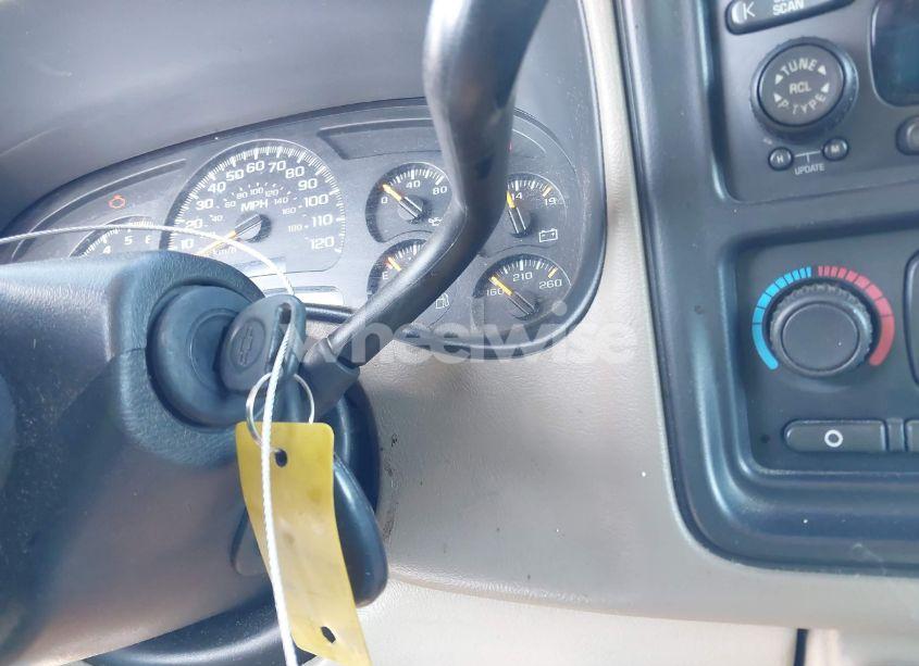 Photo 11 of 2004 Chevrolet Suburban 1500 Z71 (VIN 3GNFK16T94G306117)