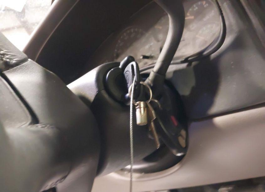 Photo 11 of 2000 Chevrolet Suburban 1500 LS (VIN 3GNFK16T9YG135309)