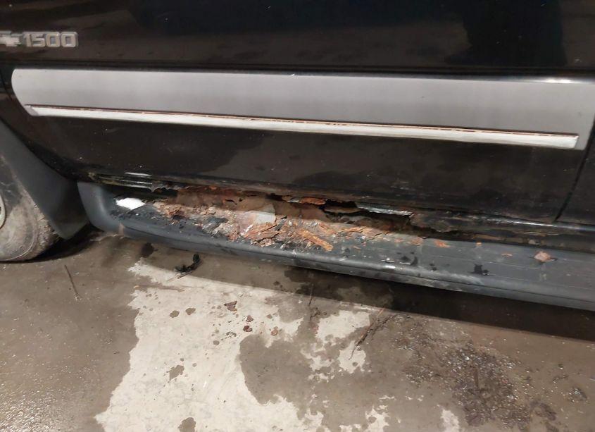 Photo 12 of 2000 Chevrolet Suburban 1500 LS (VIN 3GNFK16T9YG135309)