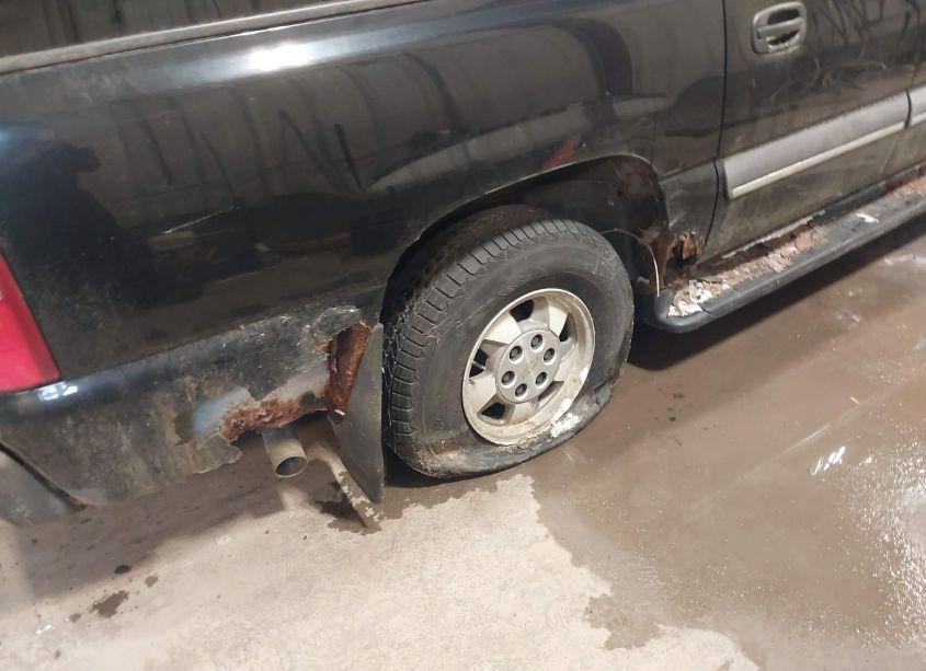 Photo 15 of 2000 Chevrolet Suburban 1500 LS (VIN 3GNFK16T9YG135309)