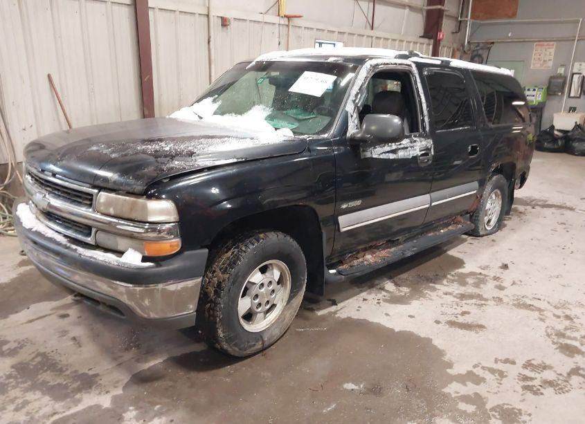 Photo 2 of 2000 Chevrolet Suburban 1500 LS (VIN 3GNFK16T9YG135309)