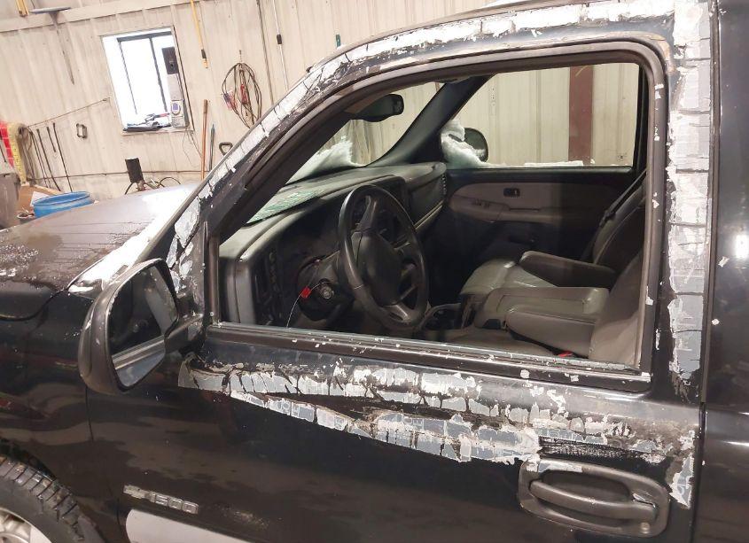 Photo 6 of 2000 Chevrolet Suburban 1500 LS (VIN 3GNFK16T9YG135309)